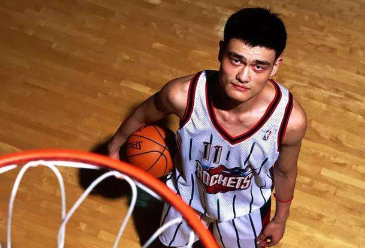 前锋位置的 前锋位置的