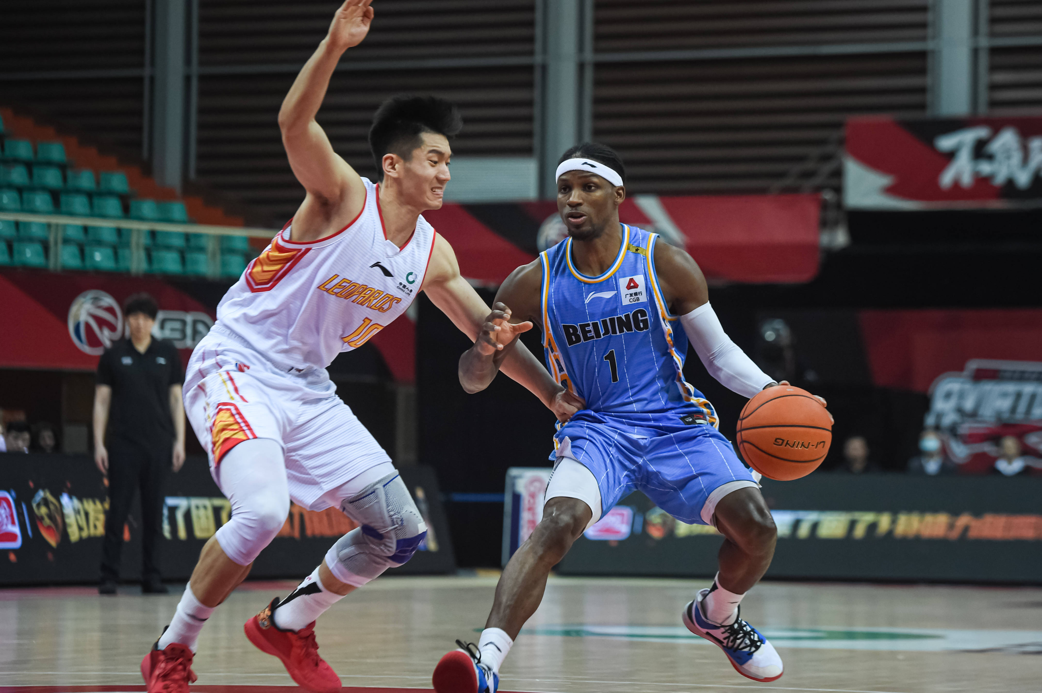 他的经历证 他的经历证