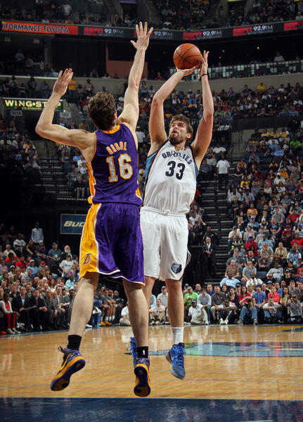 带伤作战 带伤作战