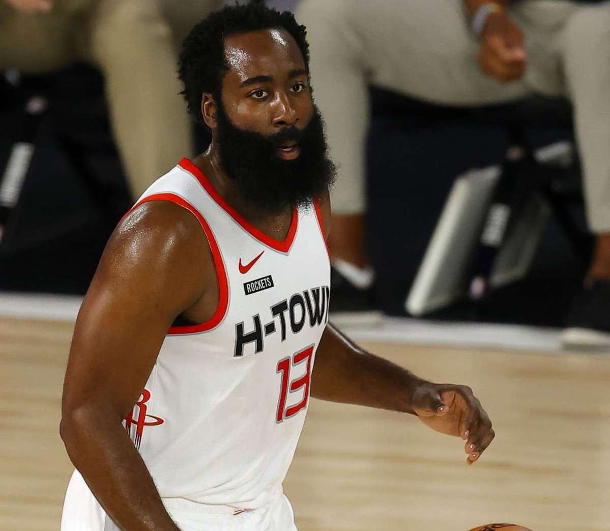 迅速占据主 迅速占据主