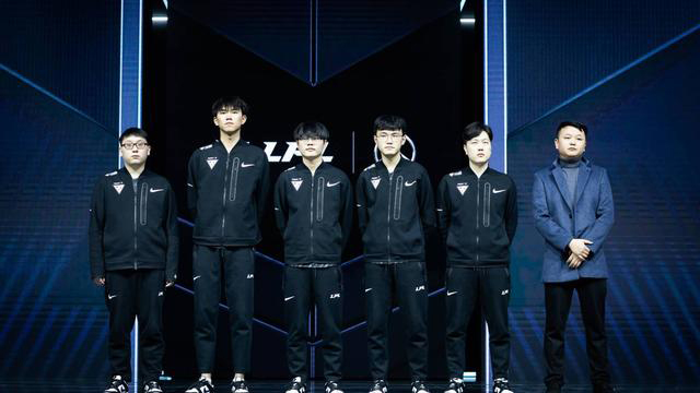 而他们的健 而他们的健