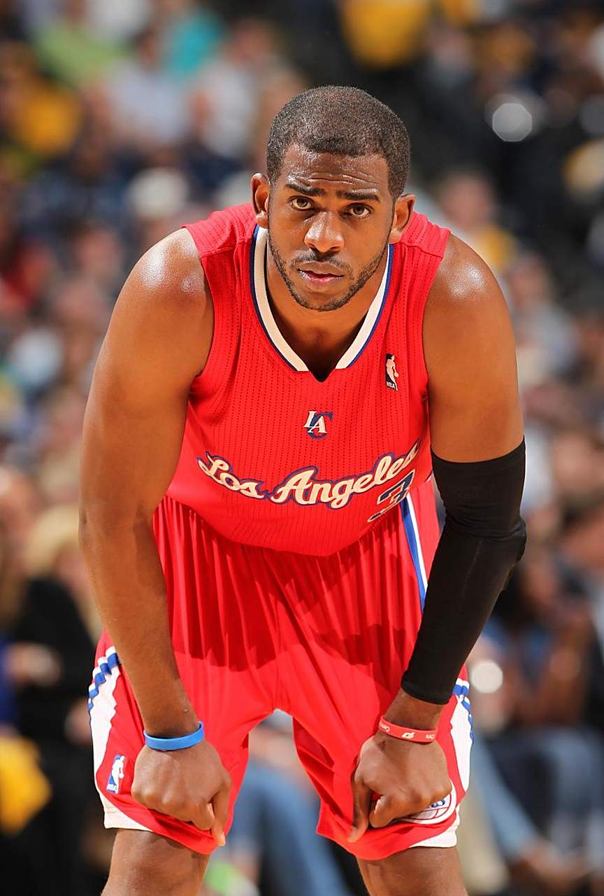 逼迫防守在 逼迫防守在